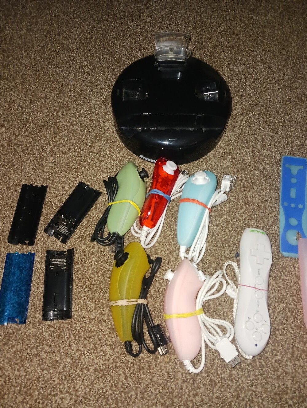 Wii Accessory Bundle - Picture 2 of 3